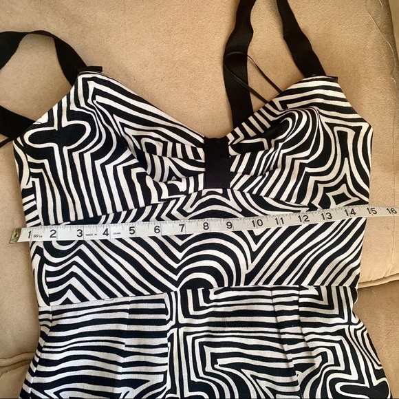 Trina Turk Dress Size 2 - Picture 7 of 16